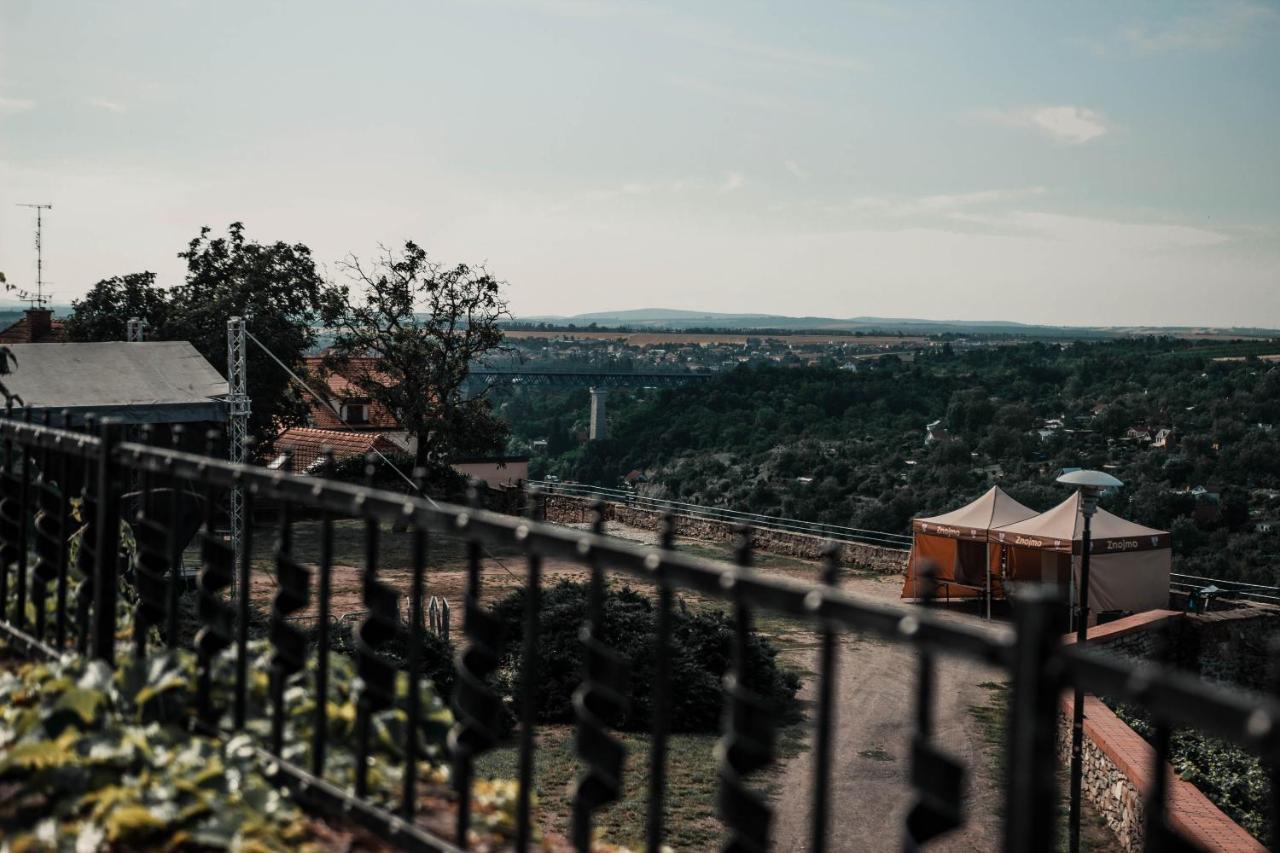 Apartments In The Historic Part Of Зноймо Экстерьер фото